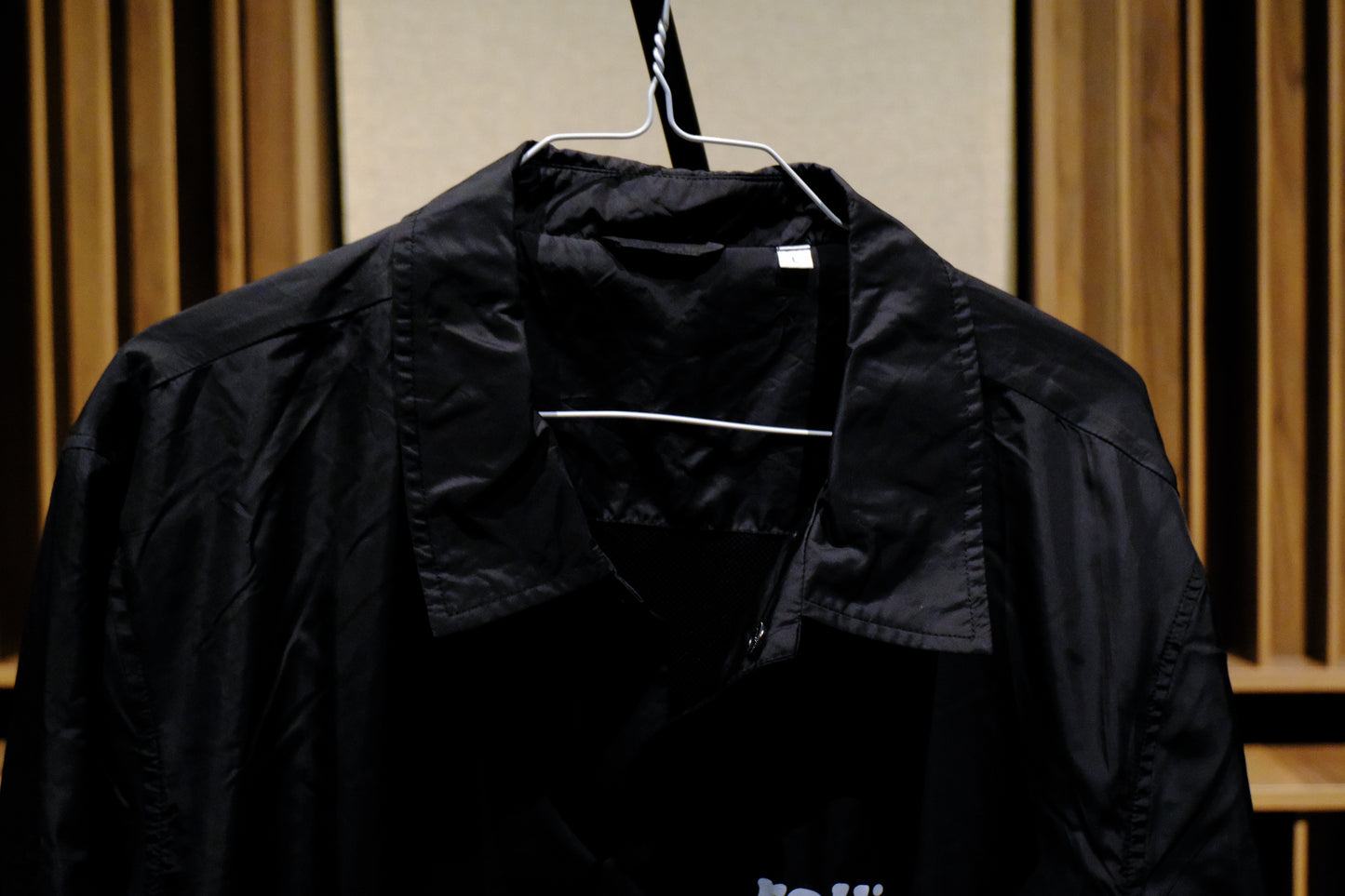 Warm, analog Windbreaker