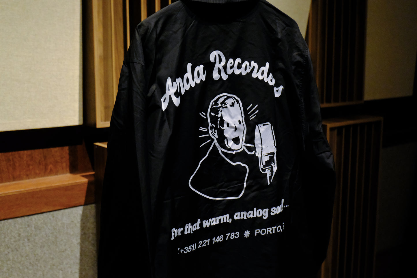 Warm, analog Windbreaker